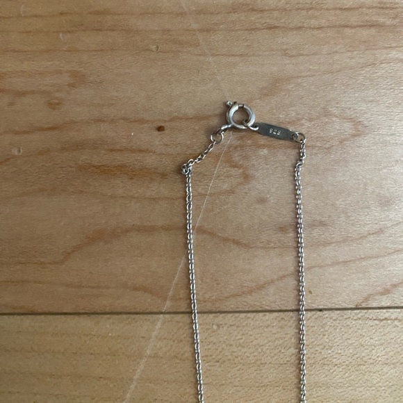 14 Karat white gold apple pendant with sterling silver chain with diamonds - Picture 3 of 5